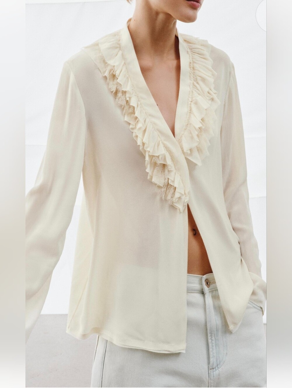 Zara LIMITED EDITION FLOWY RUFFLE SHIRT(M)